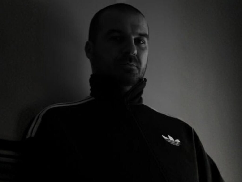 Shone, Serbian printmaker and founder of Ghost Notes Art
